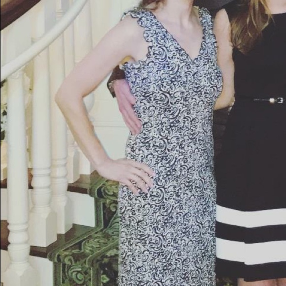 Wet Seal B&W patterned knee length dress